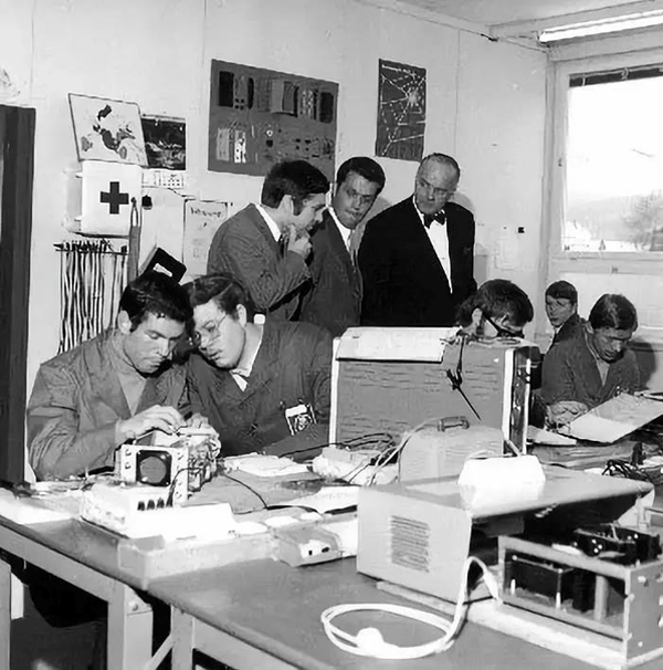 Georg H. Endress和音叉限位開關研發(fā)人員