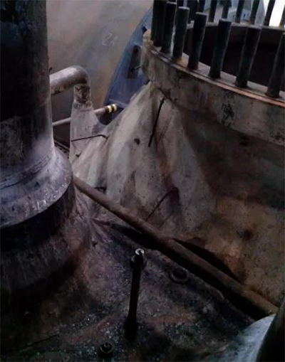 溫度傳感器安裝在靠近中壓上部進汽管處